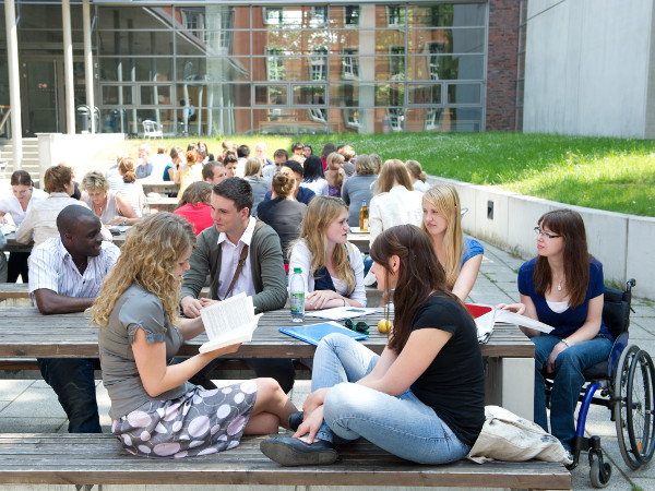 Studierende Campus Griebnitzsee, Uni Potsdam